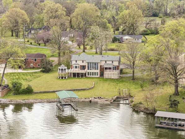 3211 Lakeshore Dr, Old Hickory, TN 37138