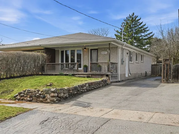 4487 Bennett Rd, Burlington, ON L7L 1Y5