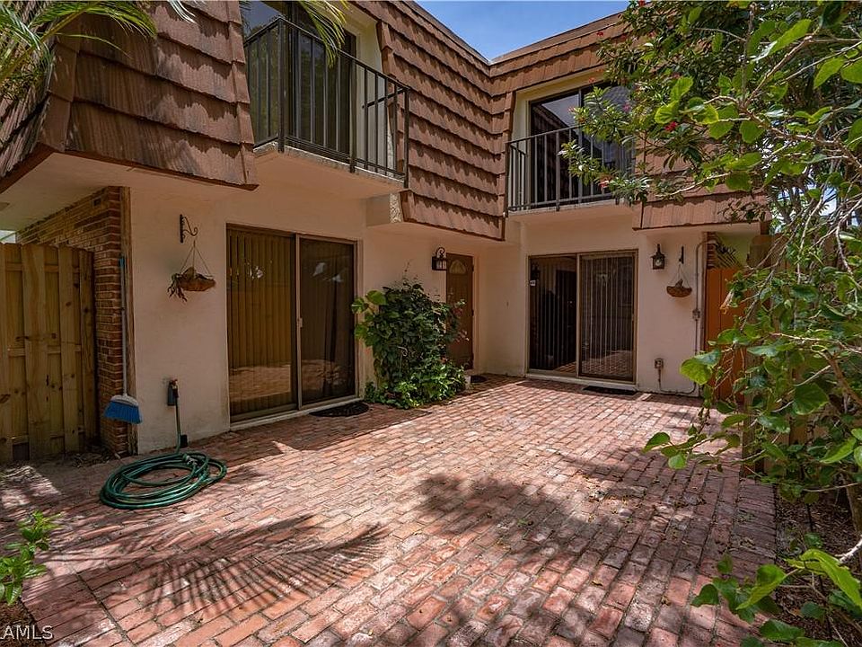1st image of 1464 Park Shore Cir APT 3