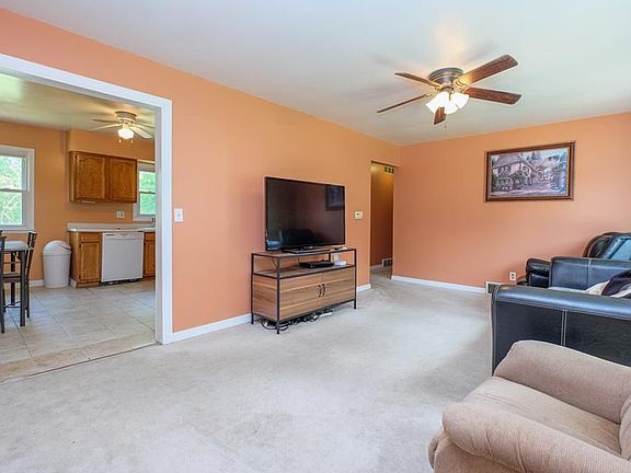 2nd image of 1007 Southdale Dr