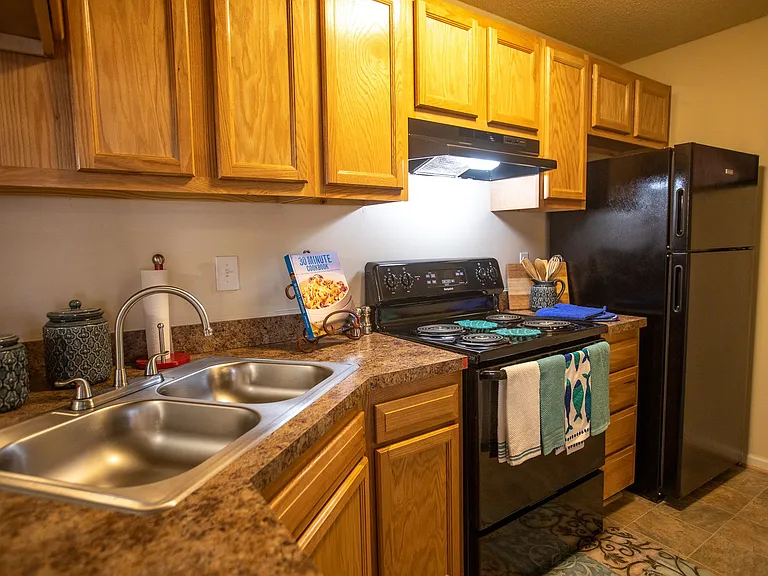 Woodbriar Apartment Homes — Photo 38