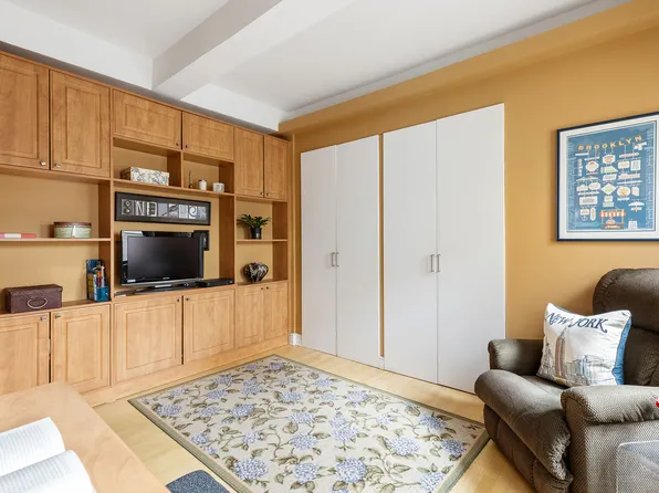 2166 Broadway image 7 of 9