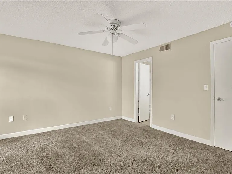115 112th Ave NE #810 — Photo 14