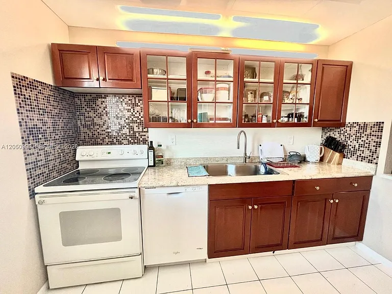 1700 NE 191st St #508 — Photo 9