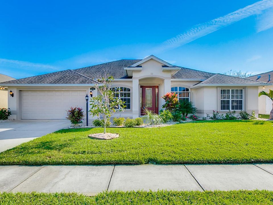 2092 Woodfield Circle-1