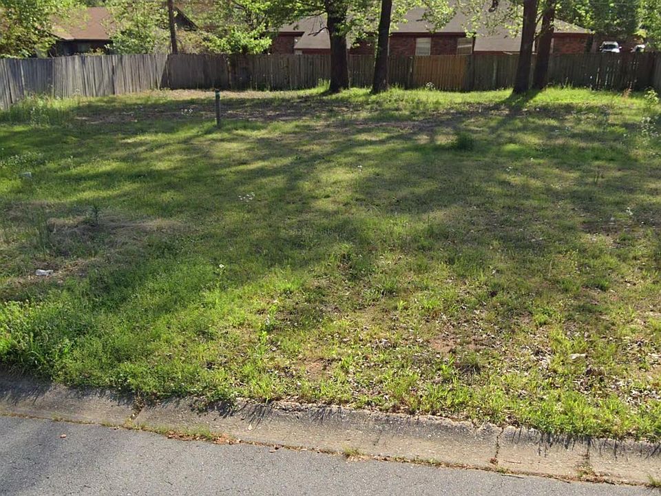 2nd image of 614 Newcastle Dr