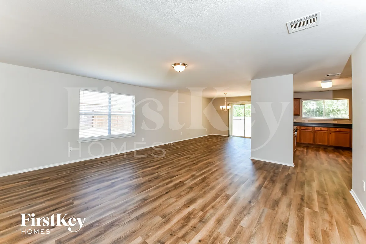 Building Photo - 8036 Autumn Creek Trl