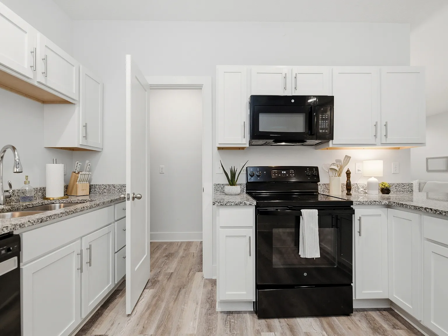 3 bed, 1180 sqft, $1,495 — Photo 4