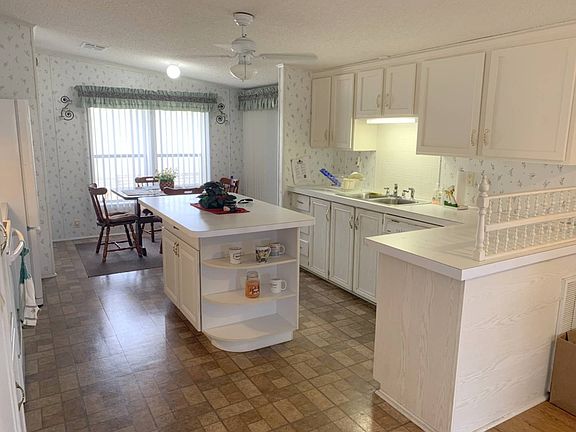 3rd image of 2600 Harden Blvd Lot 142