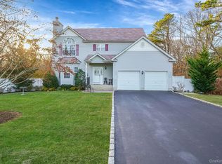 194 Oxhead Rd, Centereach, NY 11720