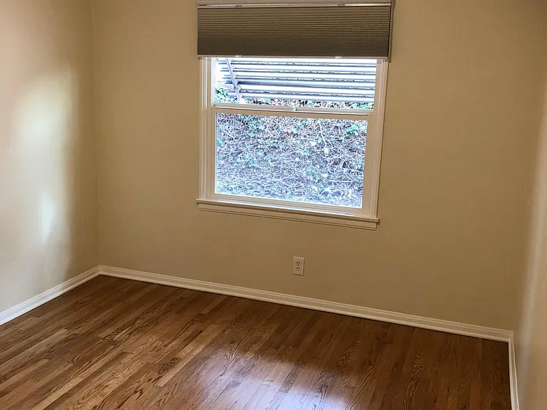 4015 Jackson Ave — Photo 15