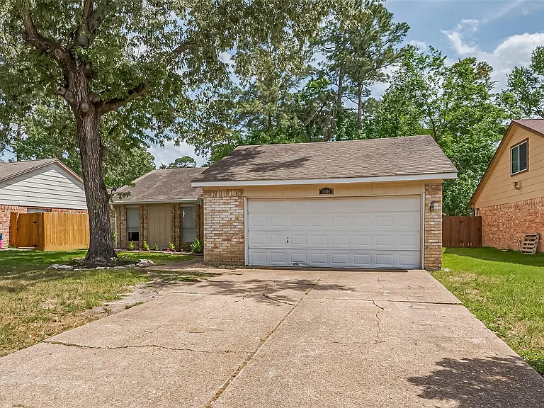 2606 Lexington Woods Dr — Photo 4