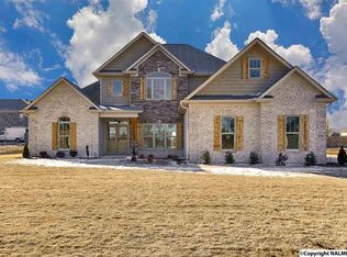 374 Spencer Lakes Dr, Meridianville, AL 35759