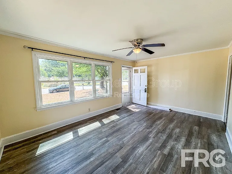 1403 Clingman St — Photo 8