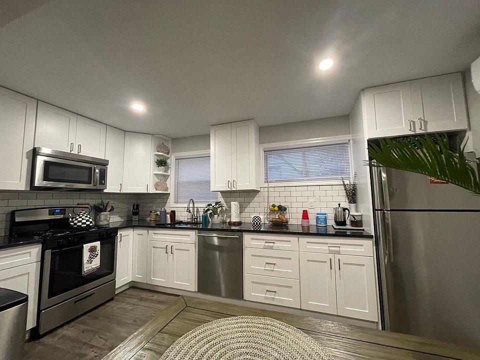 1st image of 221 Fanning St #2A