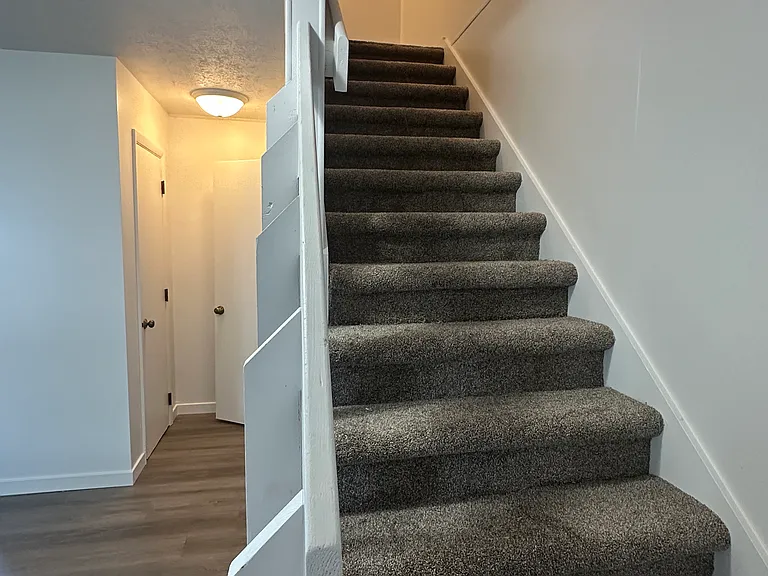 1355 Brookside Ct — Photo 10