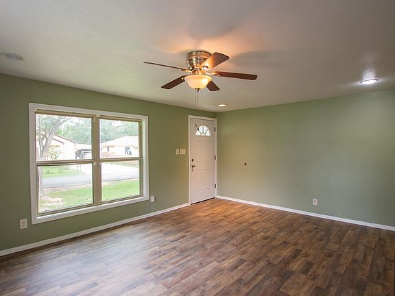 4th image of 808 Owings Ave