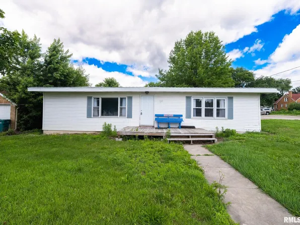 627 E Fort St, Farmington, IL 61531