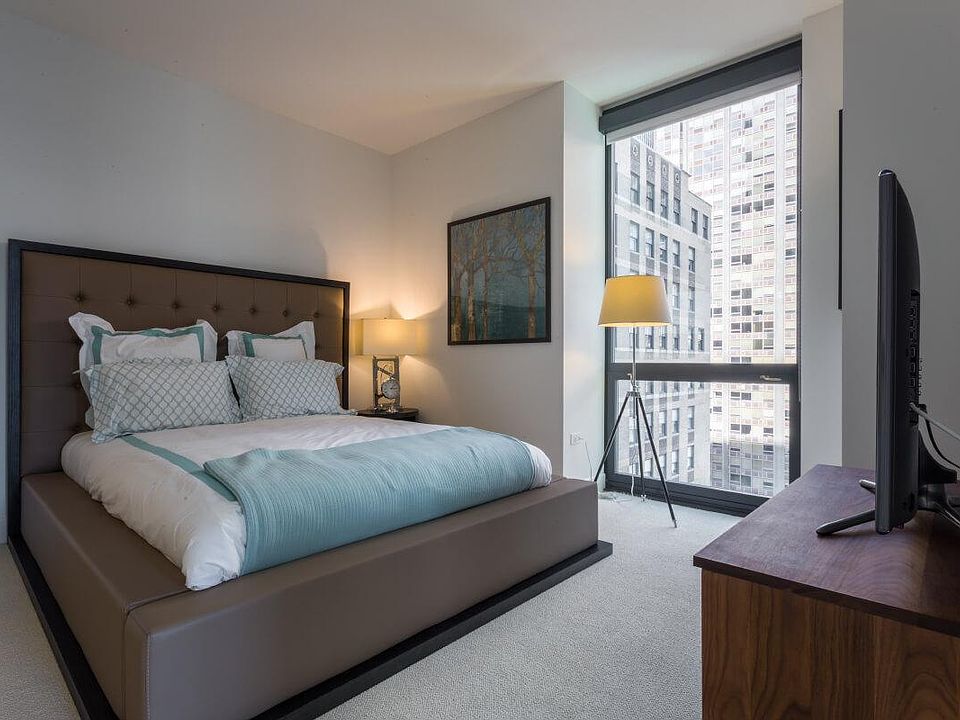 1st image of 10 W Lake St #1609