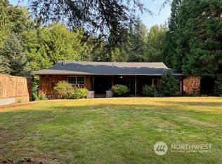 970 Sandy Bend Rd, Castle Rock, WA 98611