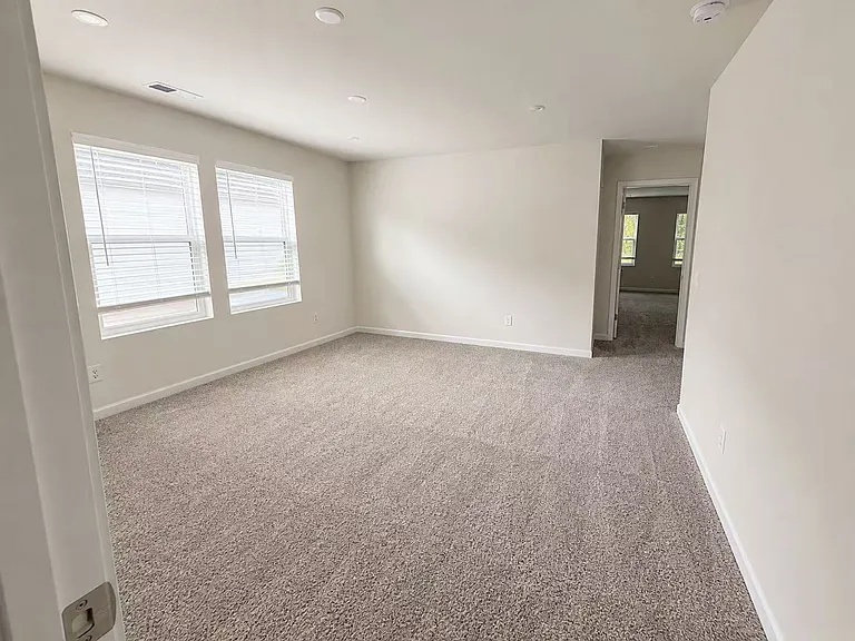 312 Cedar Knoll Cir — Photo 9