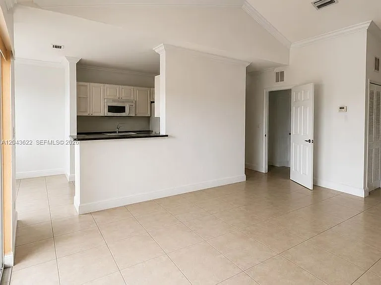21100 SW 87th Ave #304 — Photo 3
