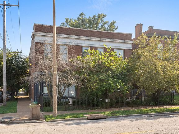 4th image of 3500 Utah St #111