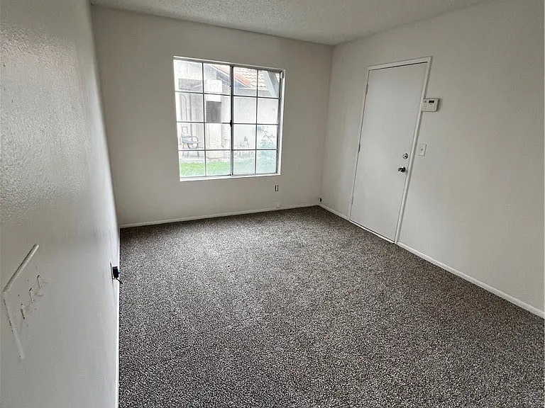 1195 Bautista Ln — Photo 23
