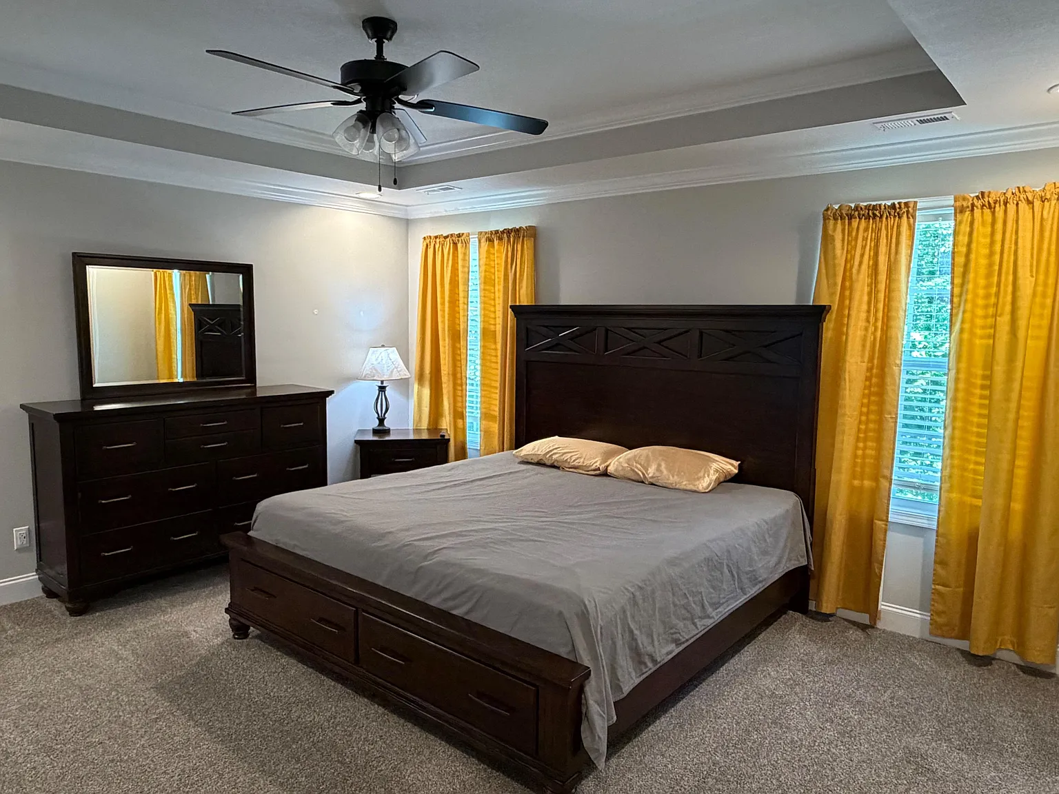 4 bed, 2.5 bath, 1600 sqft, $1,364 — Photo 3