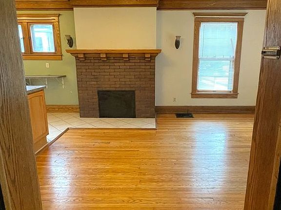5th image of 1338 Washtenaw Ave APT 1