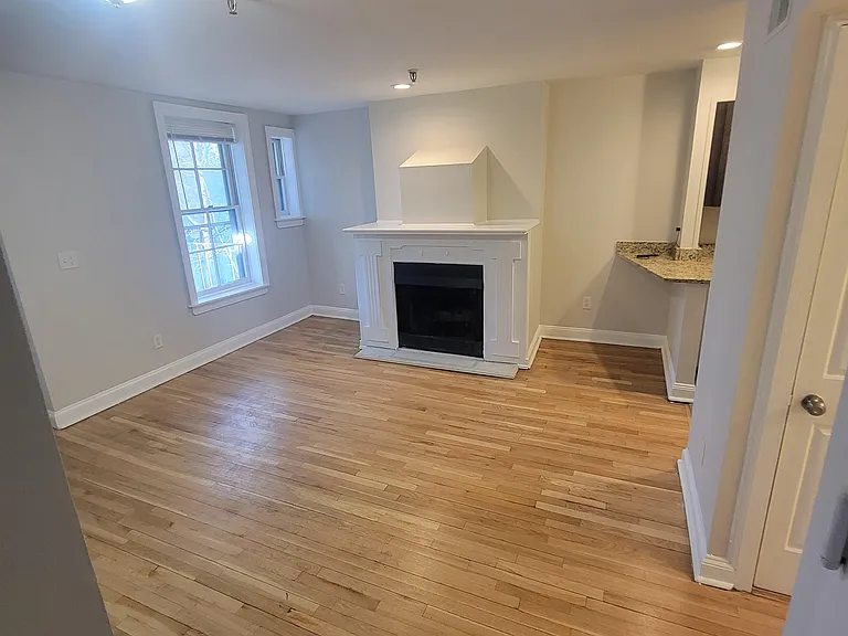 157 Wayne St #157 — Photo 3
