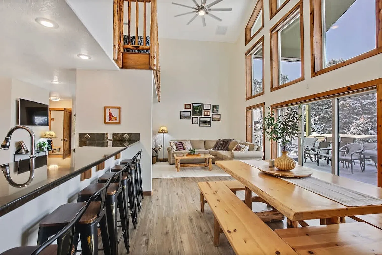5 bed, 3.0 bath, 925 sqft, $10,477 — Photo 1