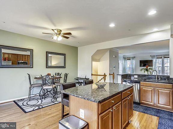 3rd image of 5424 Doubleday Ln