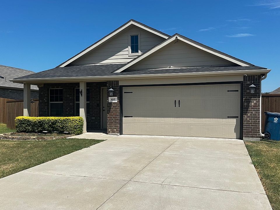 1st image of 1017 Skyline Dr