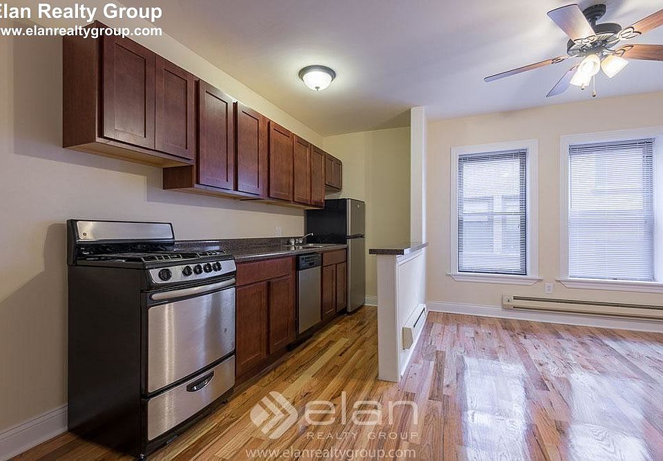 1st image of 817 W Cornelia 105 #105