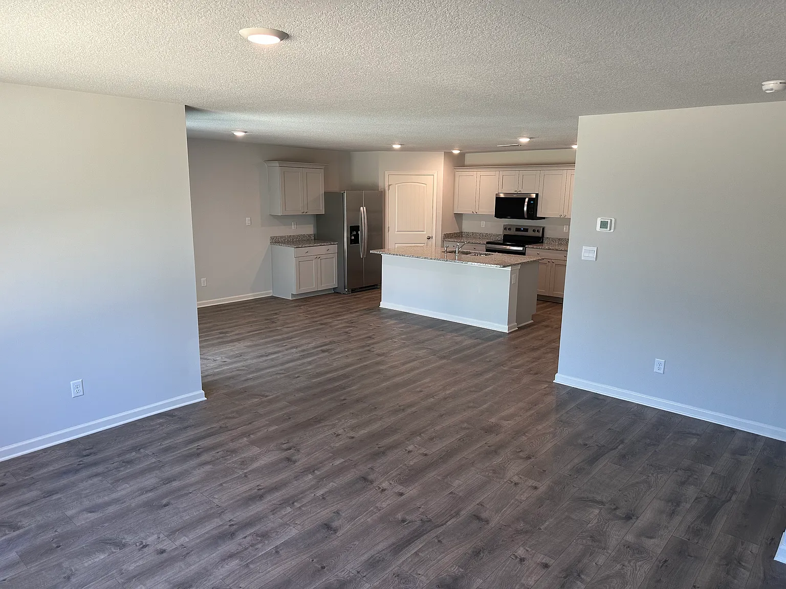 4 bed, 1774 sqft, $2,150 — Photo 3