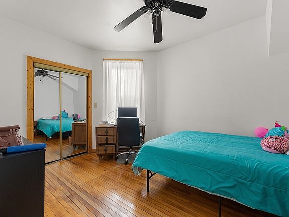 5th image of 2441 W Flournoy St