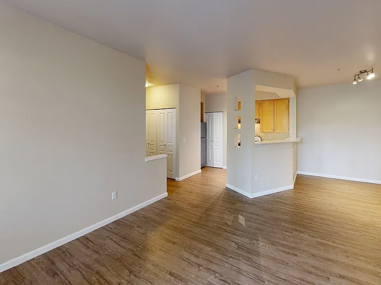 The Hawthorne Apartments — Photo 48