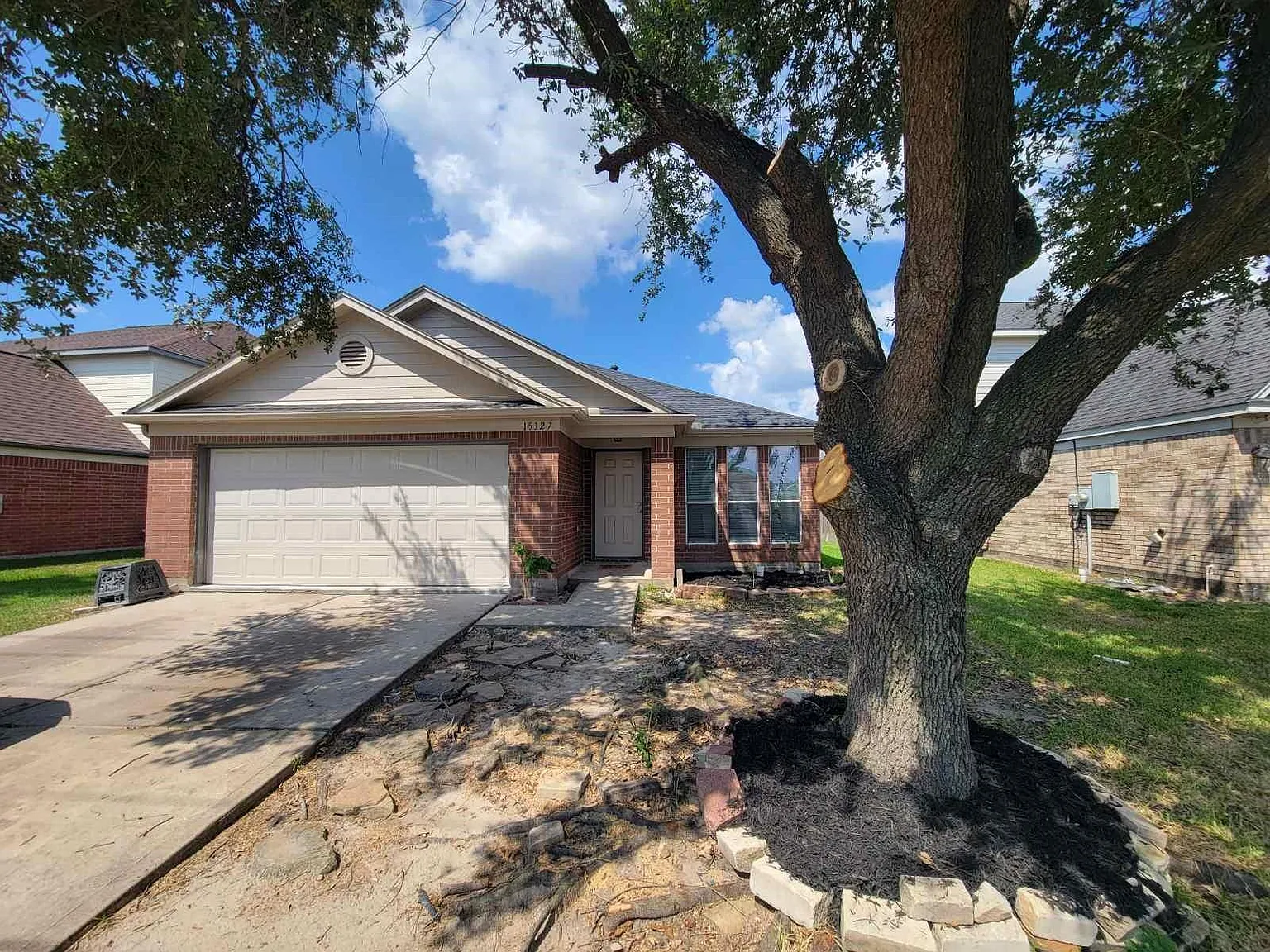 3 bed, 2.0 bath, 1499 sqft, $1,600 — Photo 2