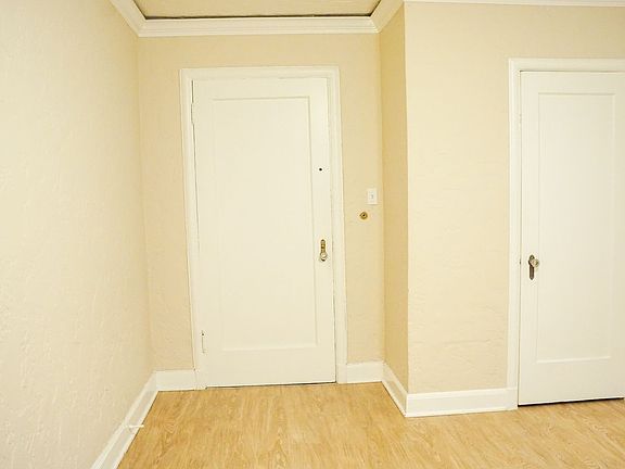 3rd image of 2284 NW Everett St #106