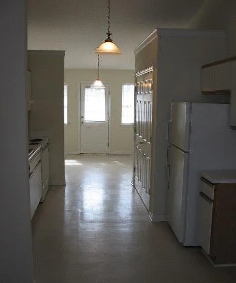 104 Benin Ct #B — Photo 6