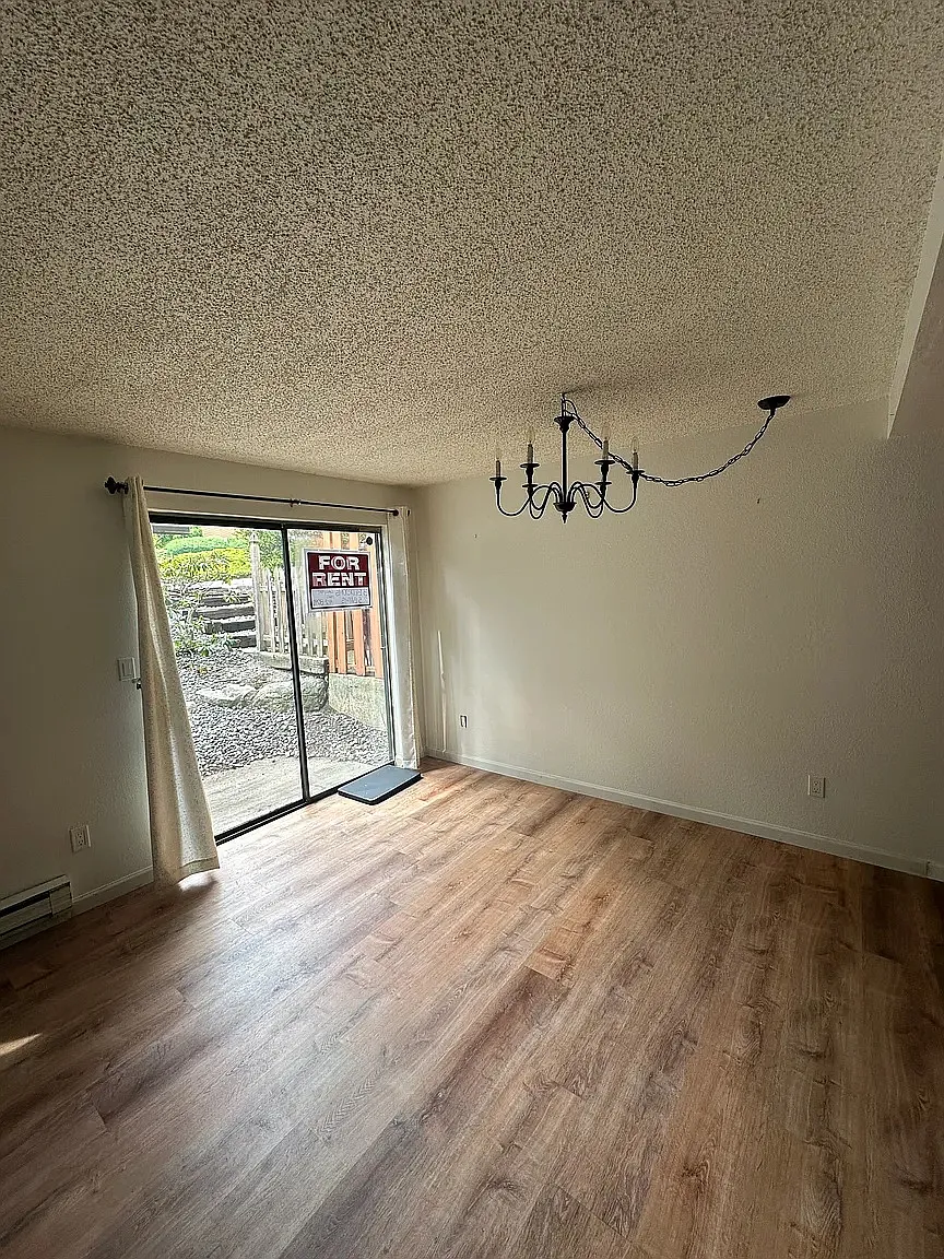 690 NW Atalanta Way — Photo 3