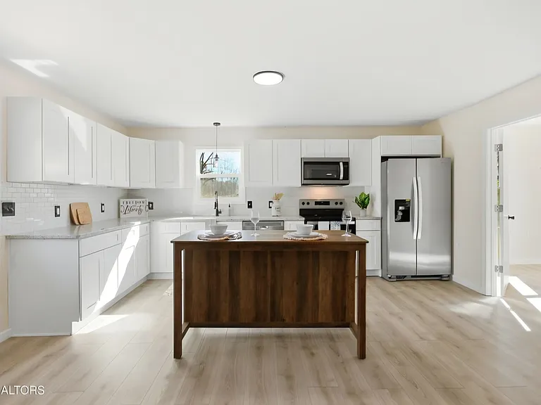 37 Windy Acres Dr — Photo 6