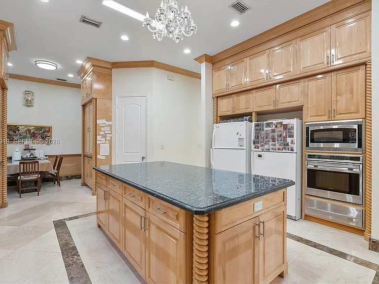 3765 Prairie Ave — Photo 32
