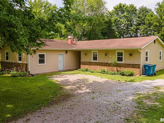 4th image of 303 Woodriver Dr