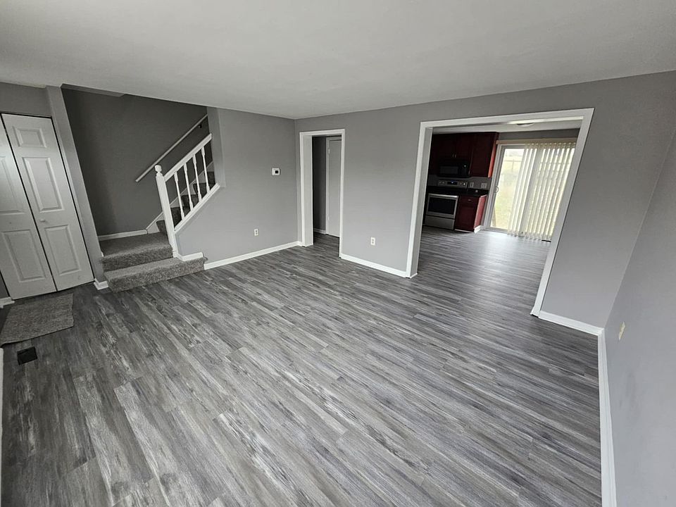 1st image of 10 Bykes Ct