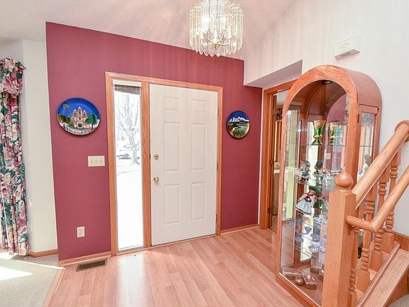 3rd image of 1249 Frisbie Ave