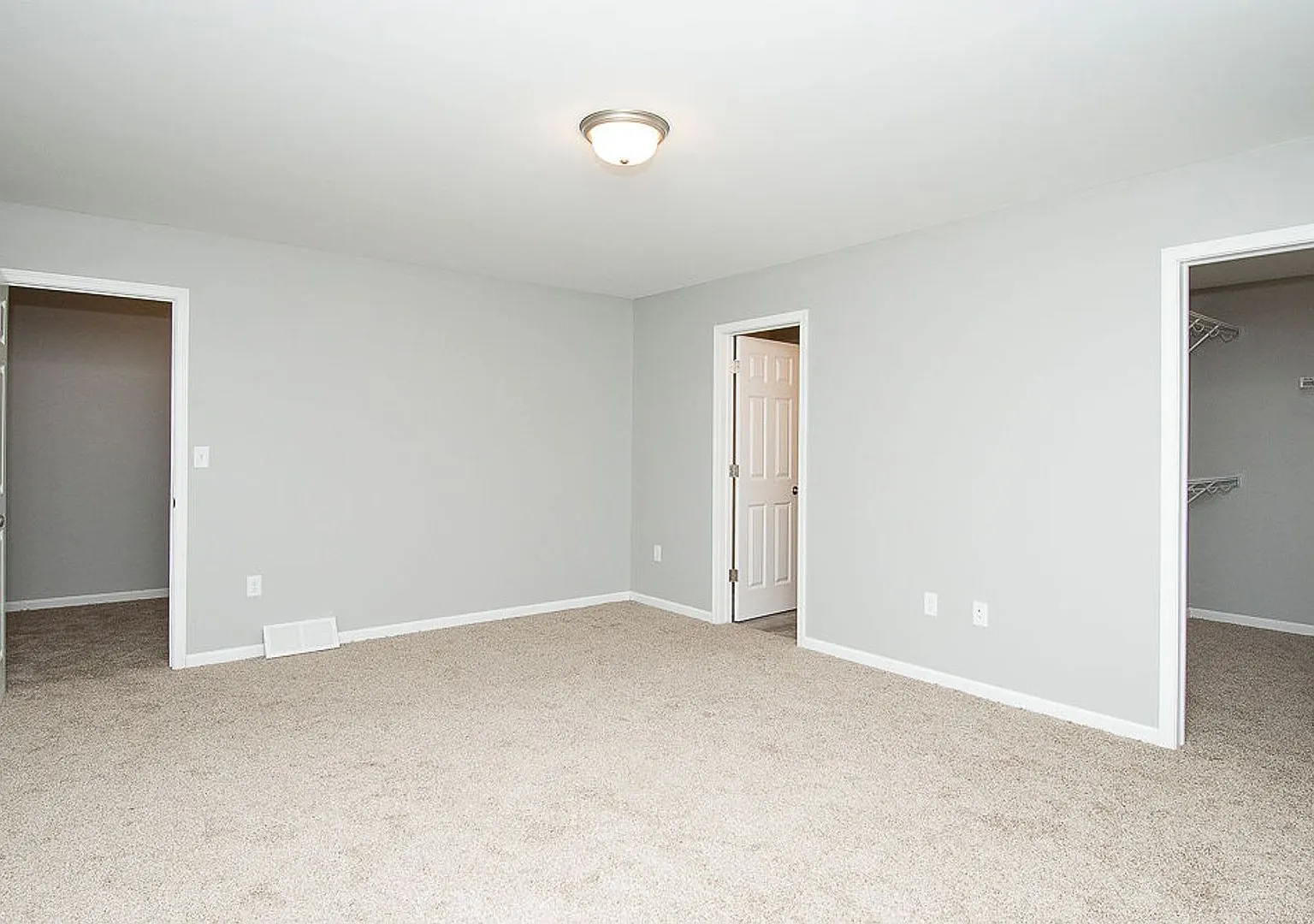 $1,000 Move-In Credit! Sign a Qualifying Lease by August 31st! — Photo 2