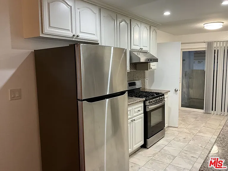 3428 Del Amo Blvd — Photo 5