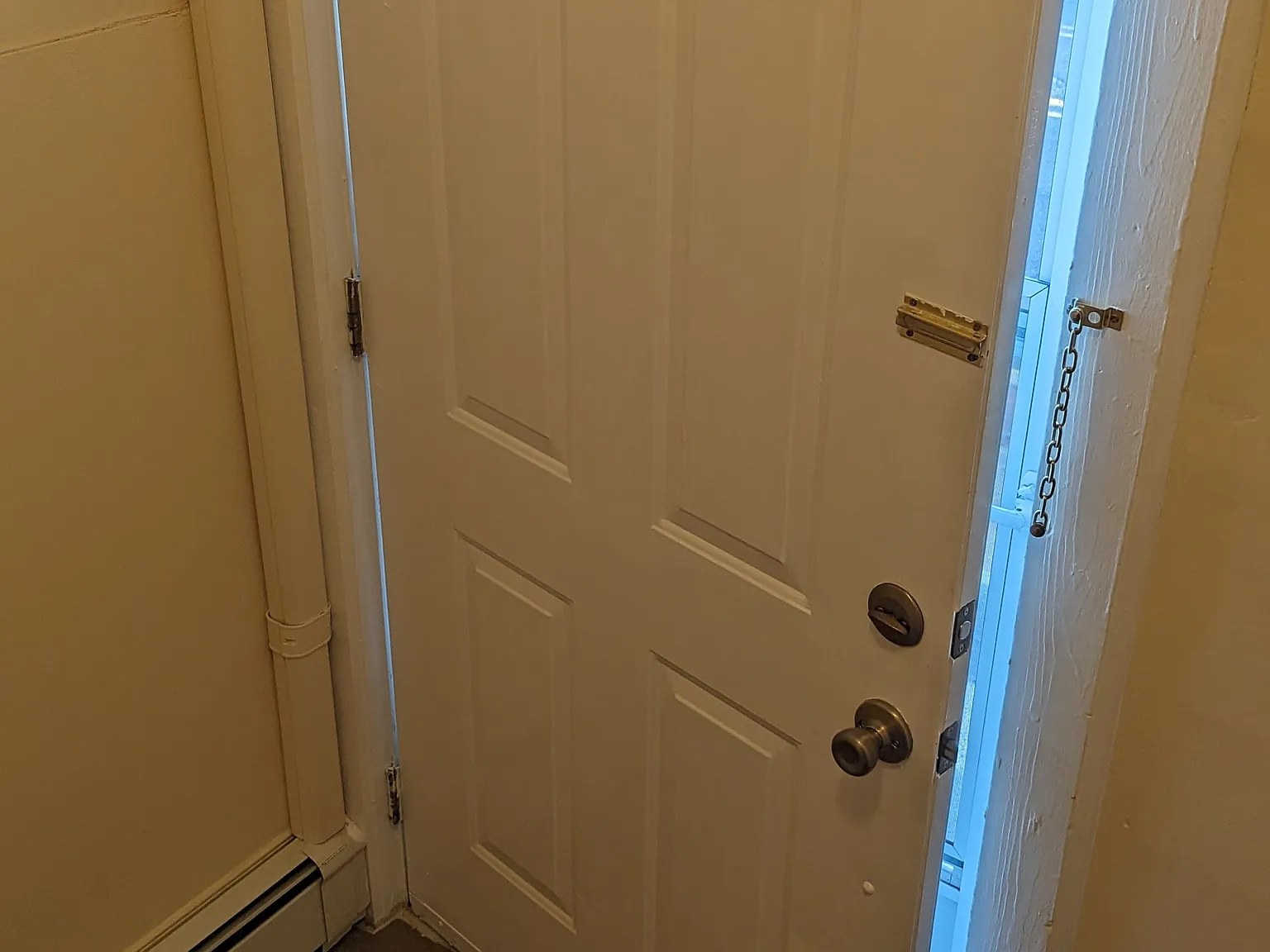 2 bed, 1000 sqft, $1,950 — Photo 4